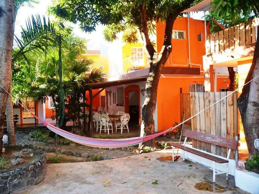 Guest House Chez Jacques Tamarin Exterior photo