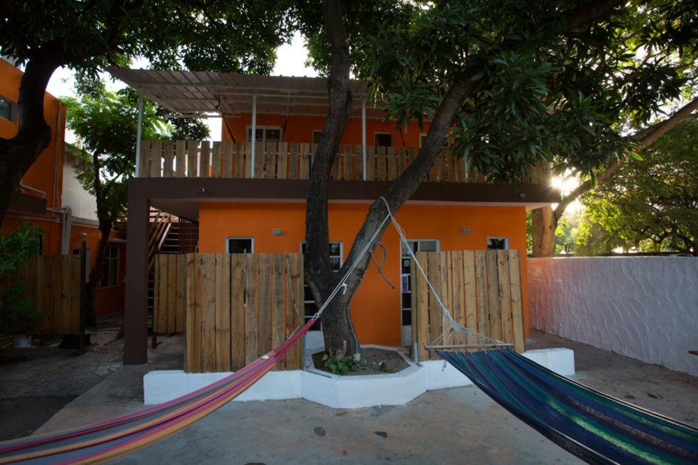 Guest House Chez Jacques Tamarin Exterior photo
